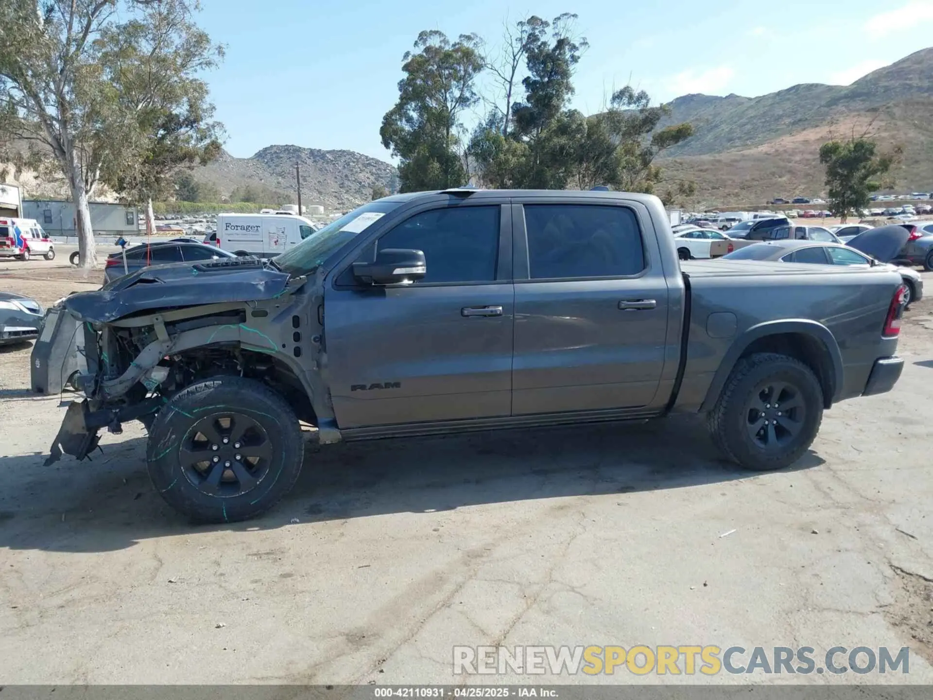 14 Photograph of a damaged car 1C6SRFLT2KN696557 RAM 1500 2019