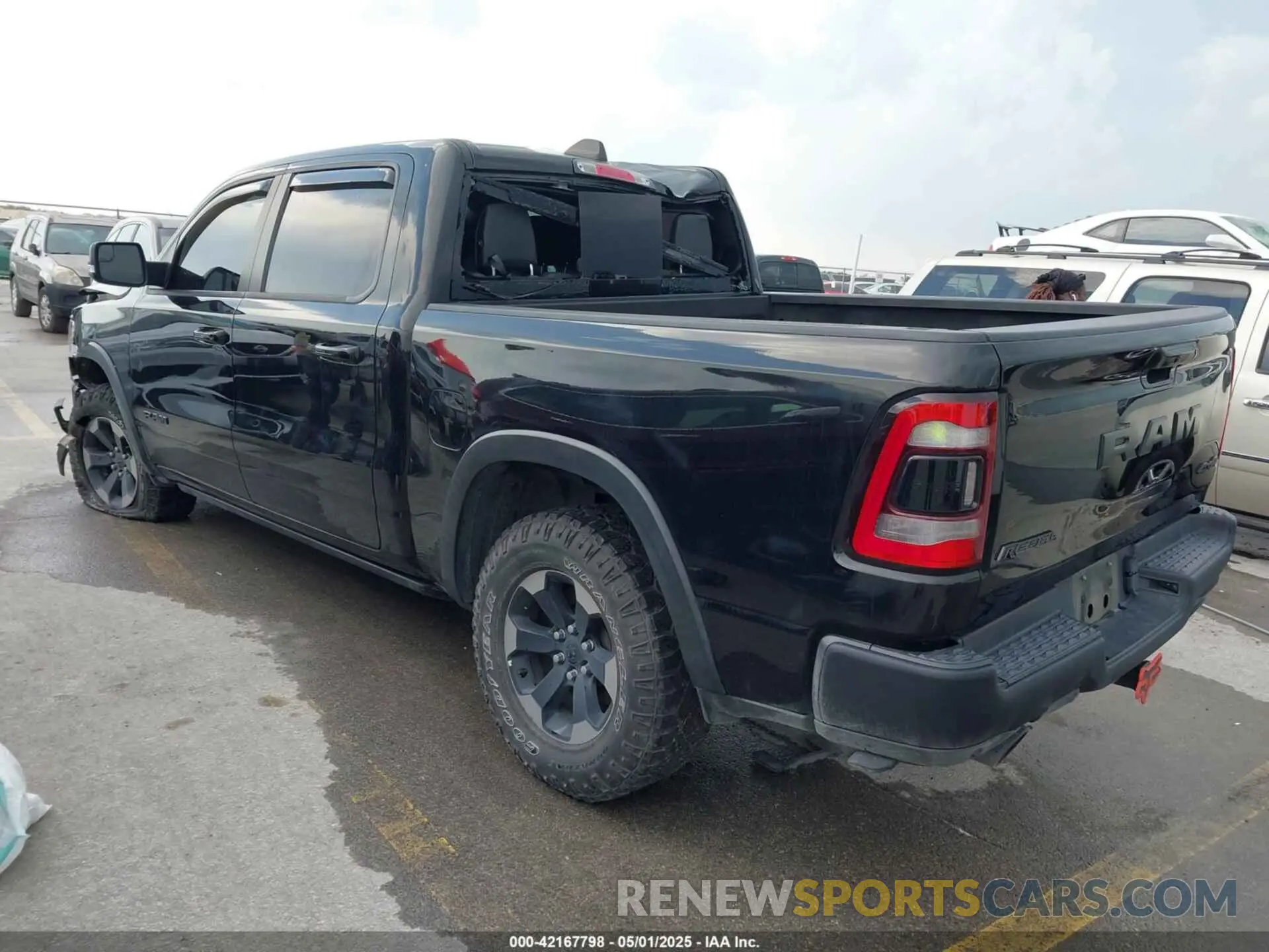 3 Photograph of a damaged car 1C6SRFLT2KN914674 RAM 1500 2019