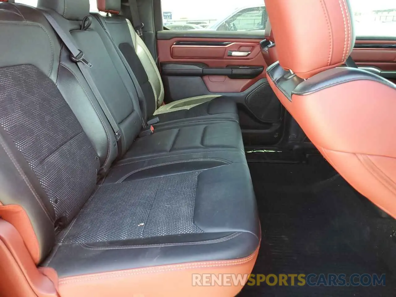 10 Photograph of a damaged car 1C6SRFLT3KN618482 RAM 1500 2019