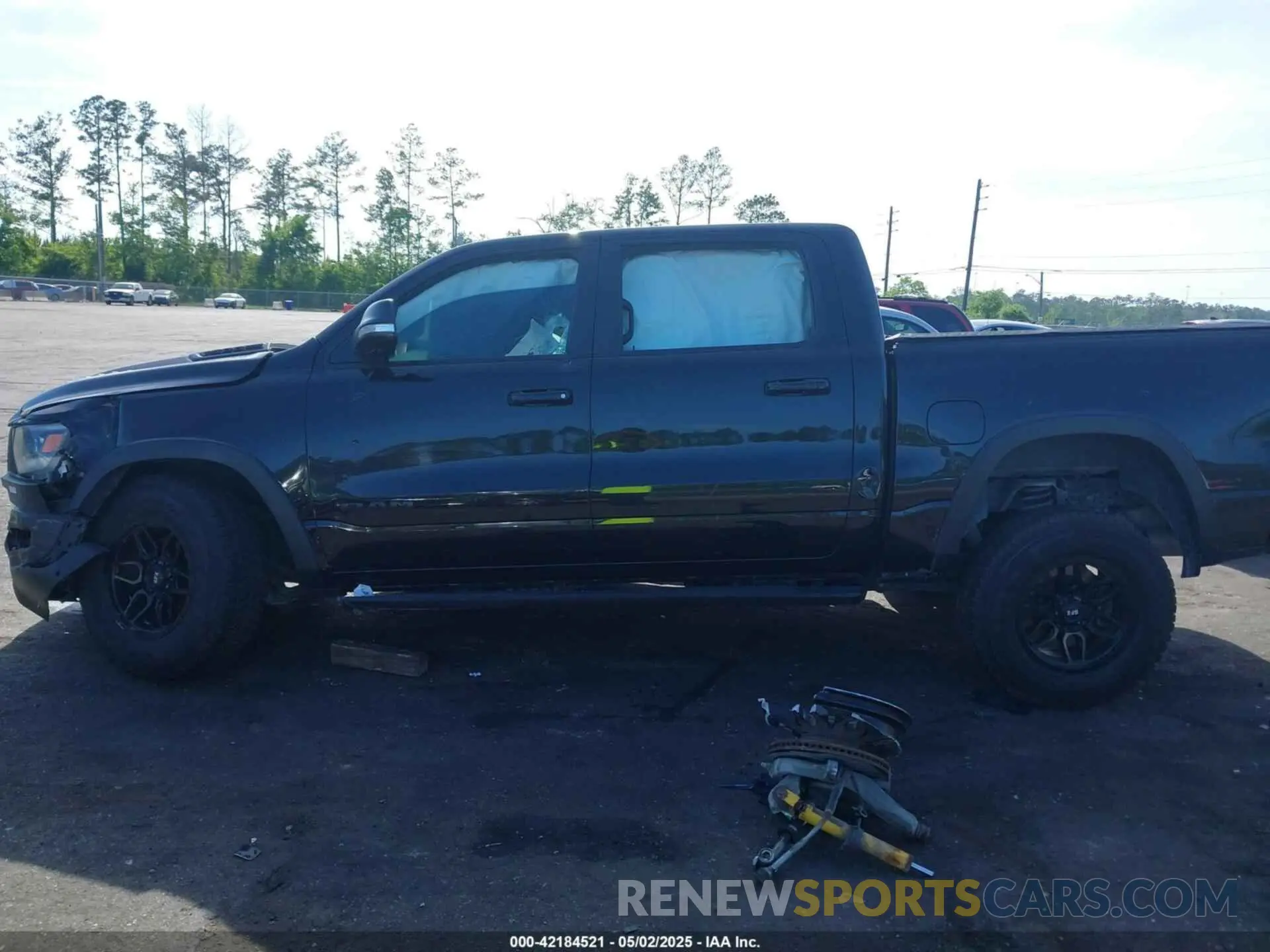 13 Photograph of a damaged car 1C6SRFLT3KN630552 RAM 1500 2019