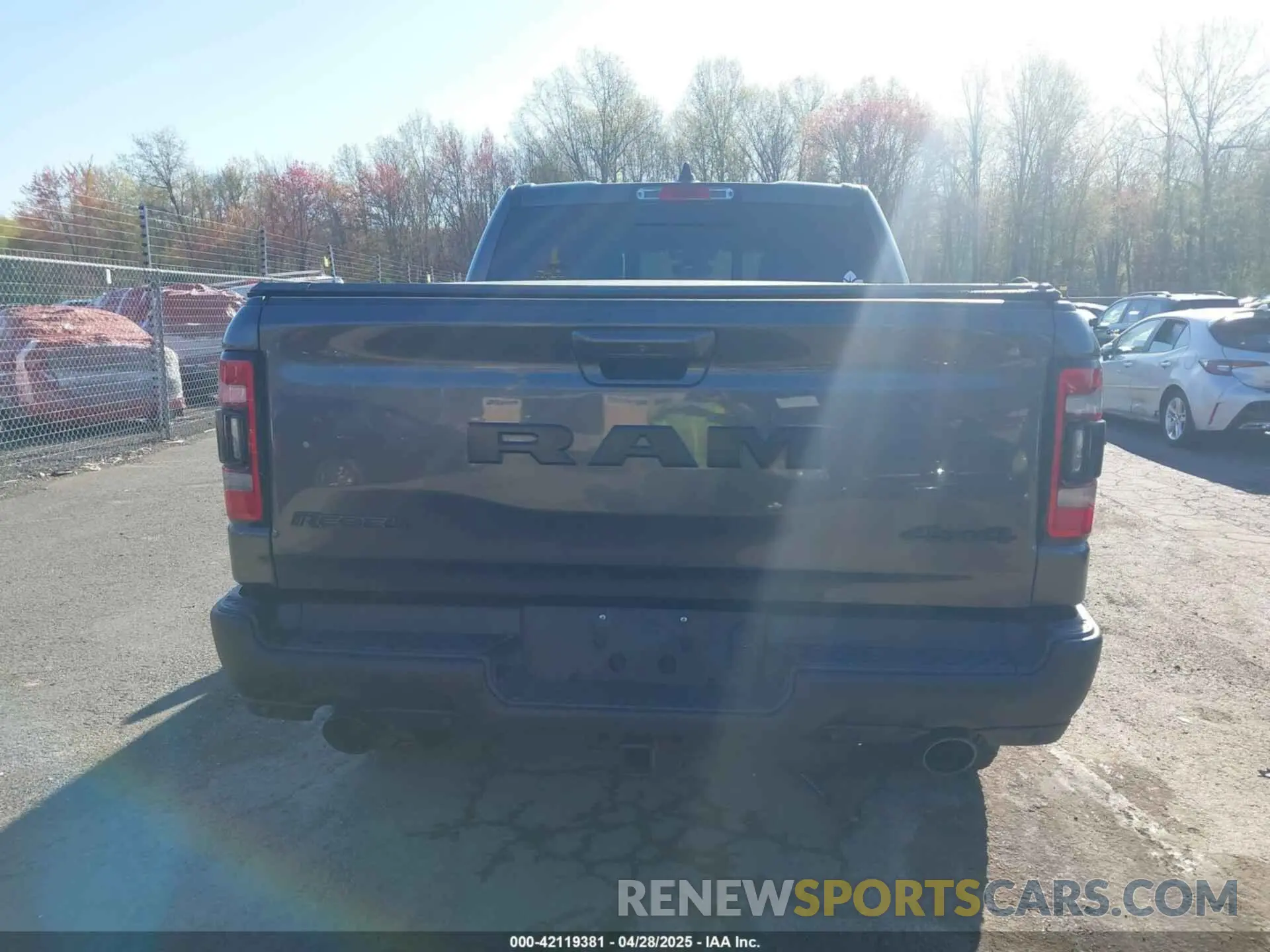 17 Photograph of a damaged car 1C6SRFLT3KN900251 RAM 1500 2019