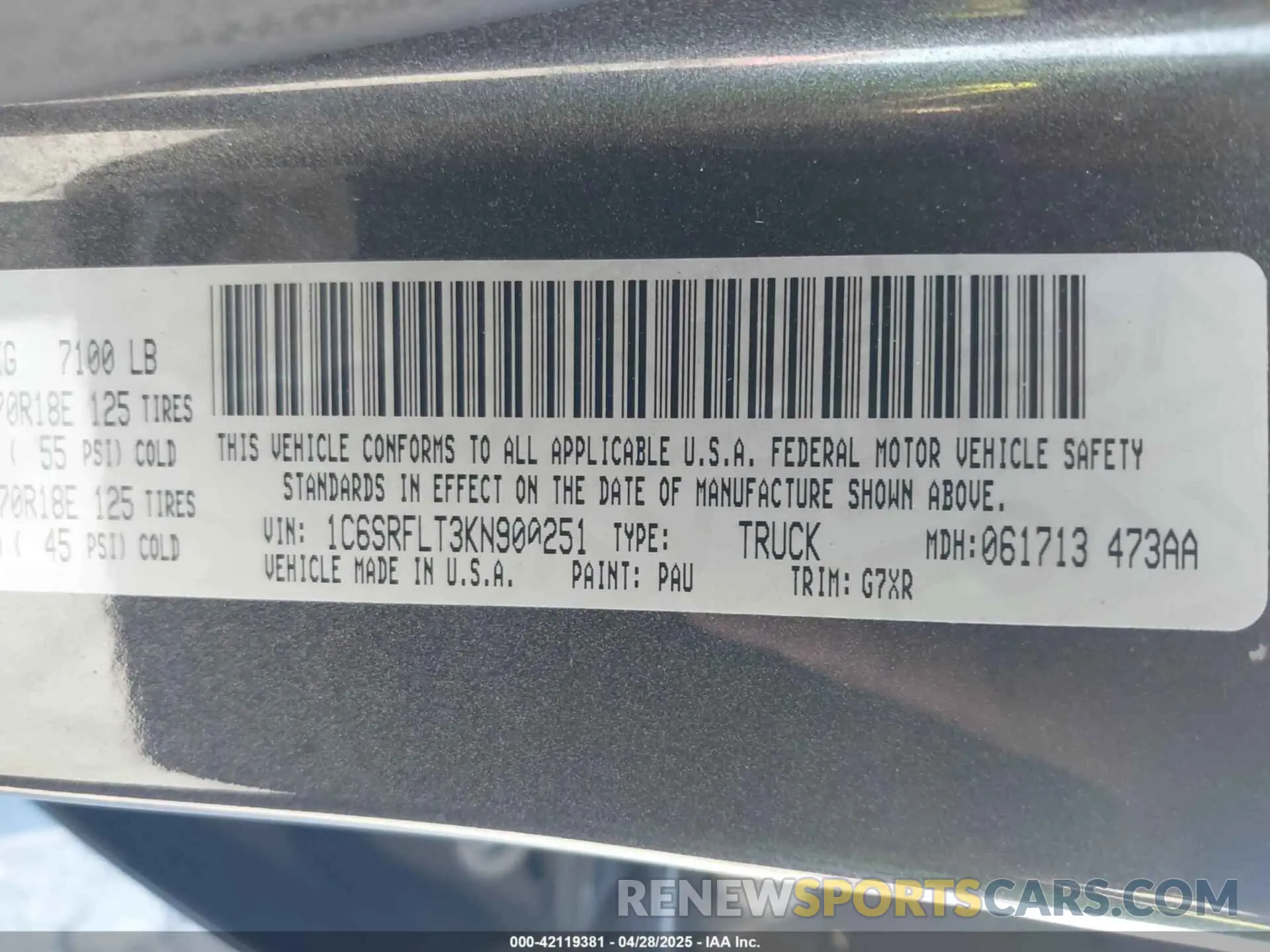 9 Photograph of a damaged car 1C6SRFLT3KN900251 RAM 1500 2019