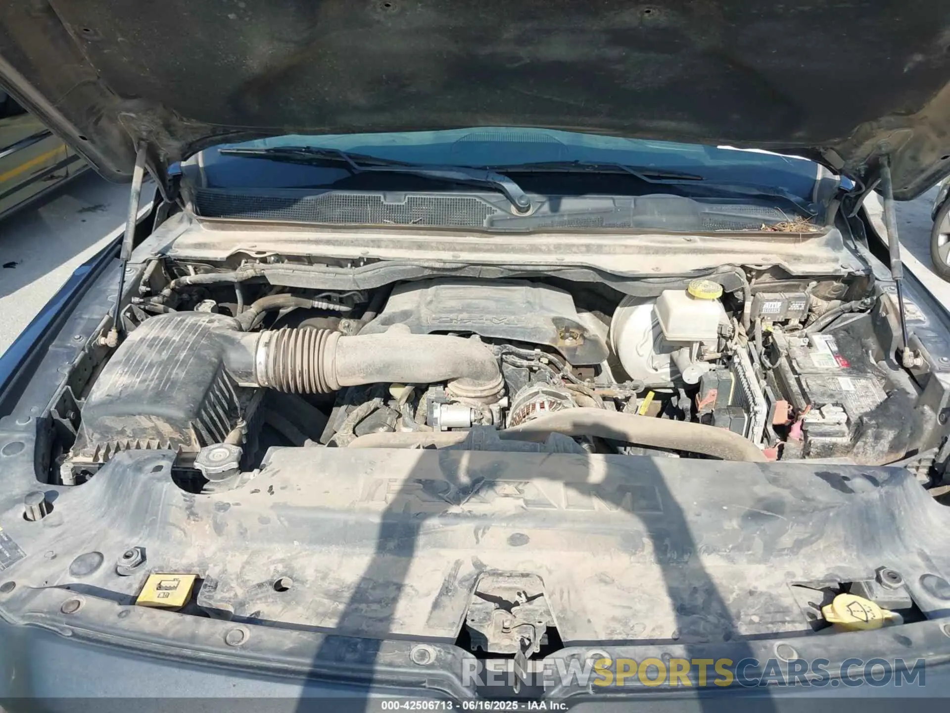 10 Photograph of a damaged car 1C6SRFLT4KN698648 RAM 1500 2019