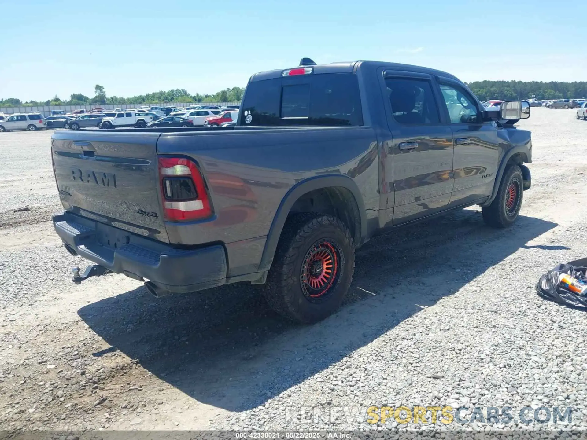 4 Photograph of a damaged car 1C6SRFLT5KN749669 RAM 1500 2019