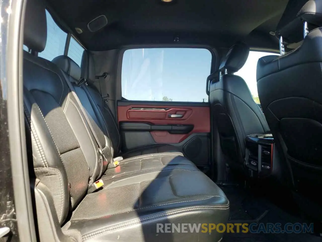 10 Photograph of a damaged car 1C6SRFLT5KN811457 RAM 1500 2019