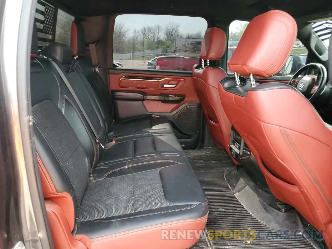 10 Photograph of a damaged car 1C6SRFLT6KN559489 RAM 1500 2019