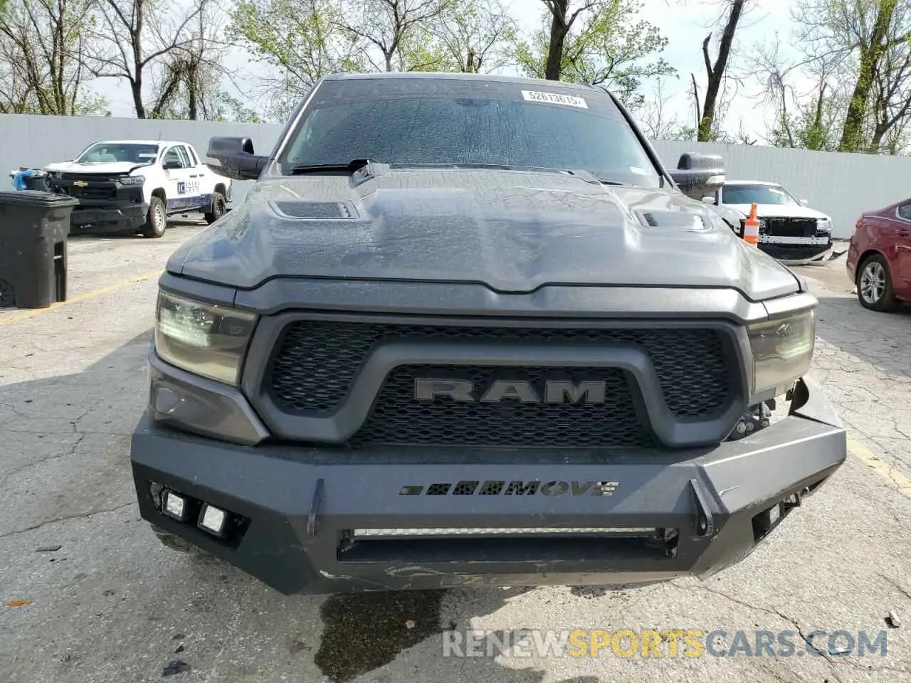 5 Photograph of a damaged car 1C6SRFLT6KN559489 RAM 1500 2019