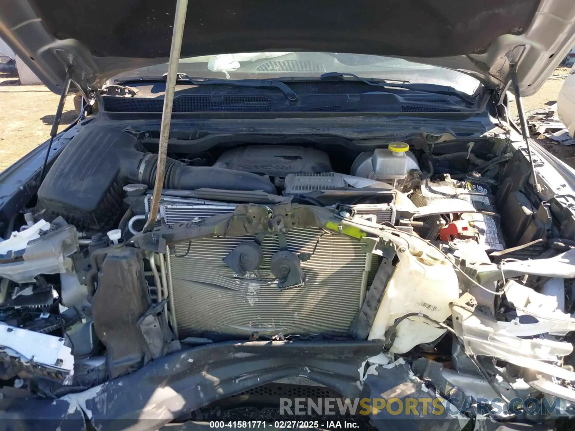 10 Photograph of a damaged car 1C6SRFLT6KN618346 RAM 1500 2019