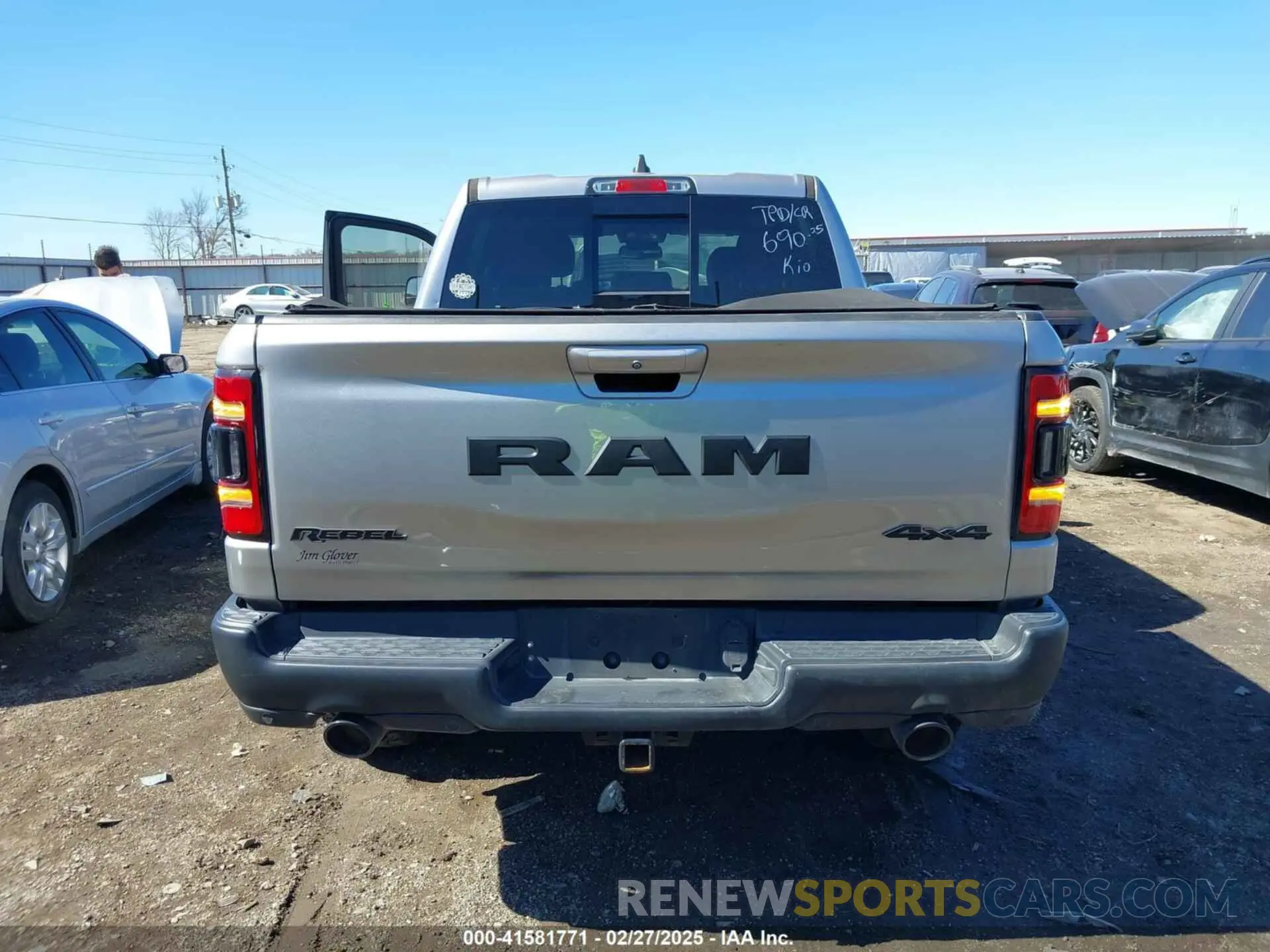 16 Photograph of a damaged car 1C6SRFLT6KN618346 RAM 1500 2019