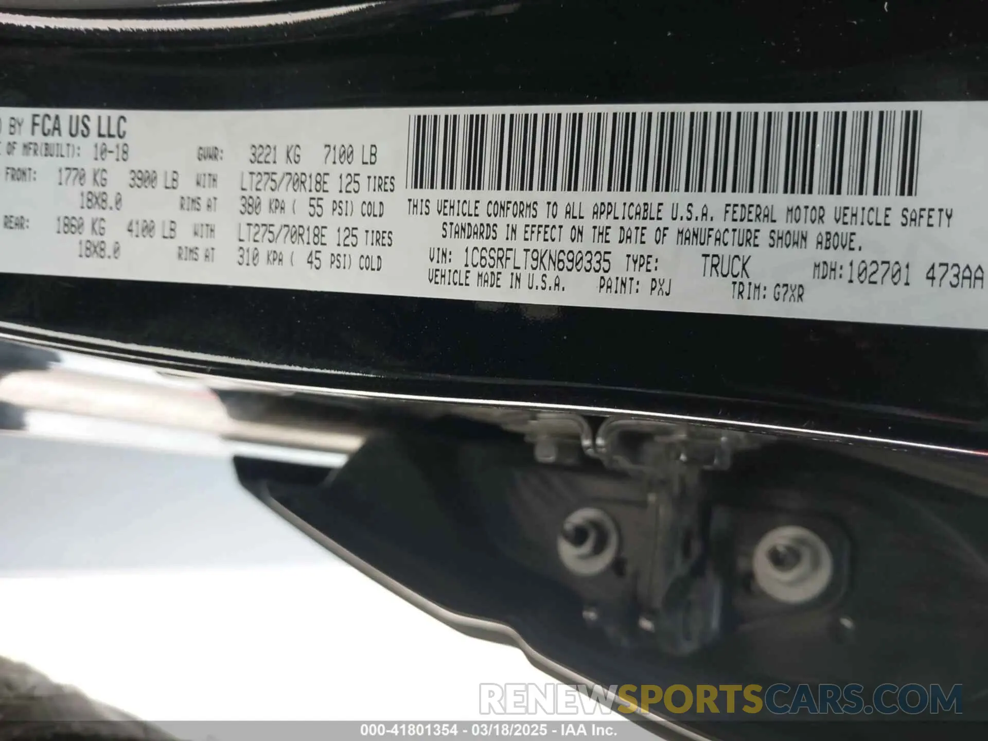 9 Photograph of a damaged car 1C6SRFLT9KN690335 RAM 1500 2019