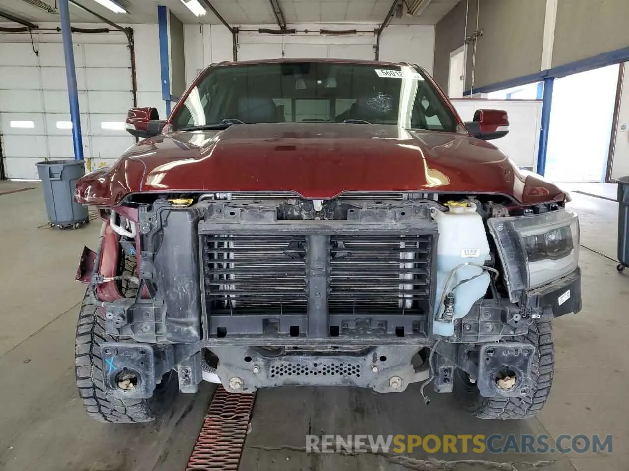 5 Photograph of a damaged car 1C6SRFLTXKN843840 RAM 1500 2019