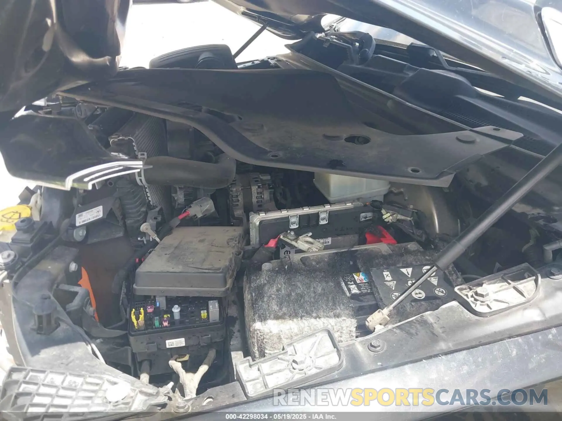 10 Photograph of a damaged car 1C6SRFMT0KN698483 RAM 1500 2019