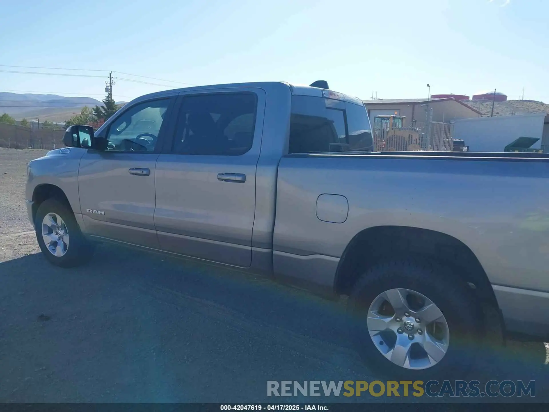 14 Photograph of a damaged car 1C6SRFMT2KN521613 RAM 1500 2019