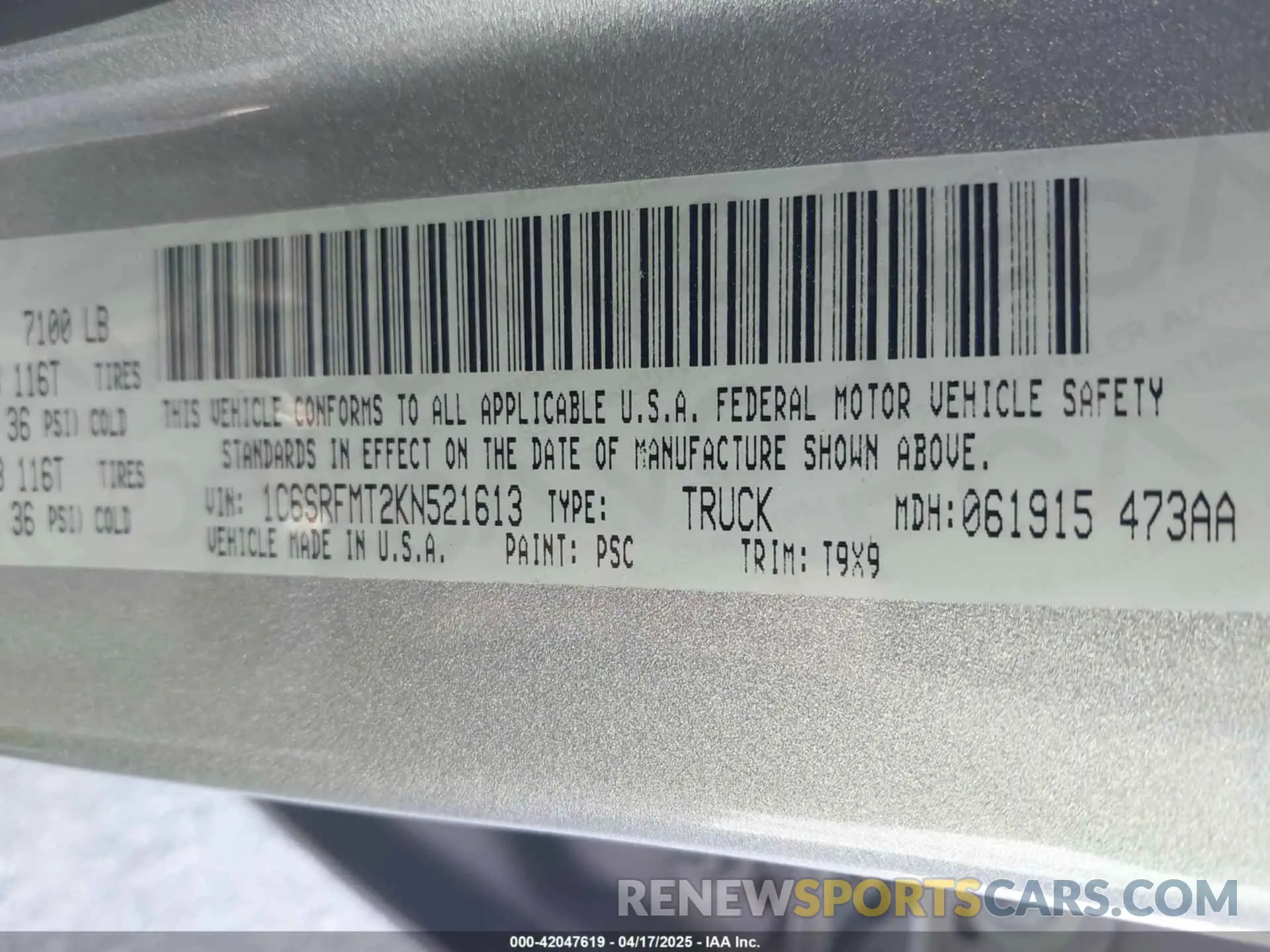 9 Photograph of a damaged car 1C6SRFMT2KN521613 RAM 1500 2019