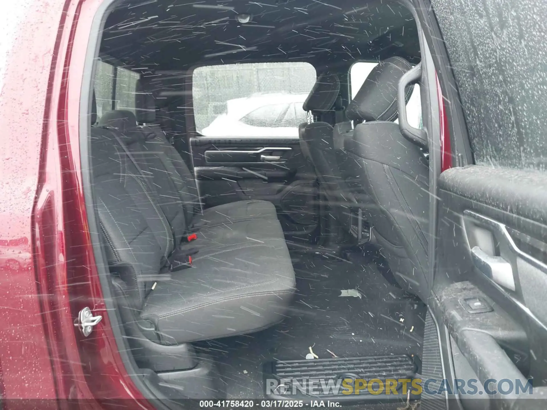 8 Photograph of a damaged car 1C6SRFMT2KN577034 RAM 1500 2019