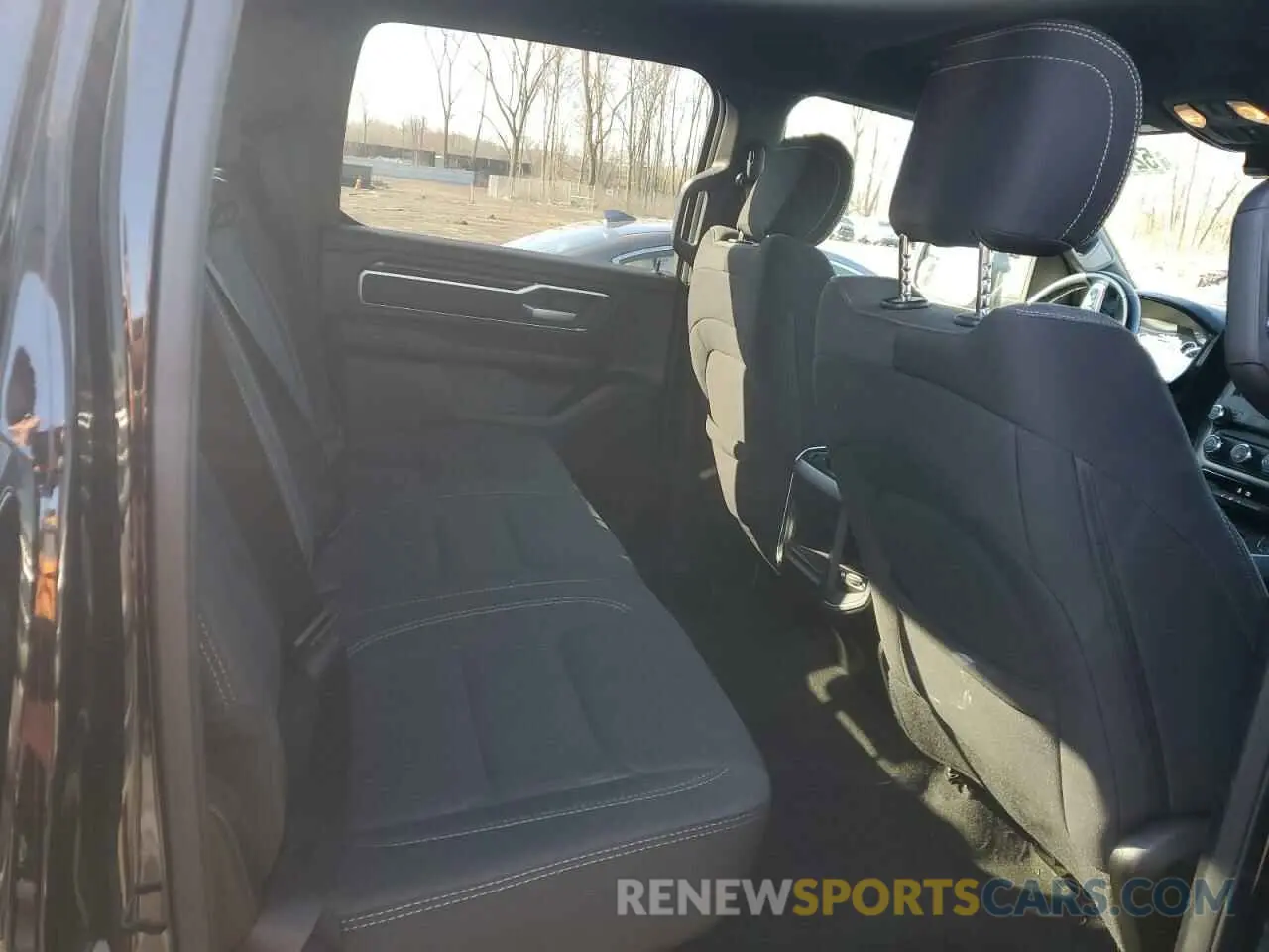10 Photograph of a damaged car 1C6SRFMT4KN917820 RAM 1500 2019