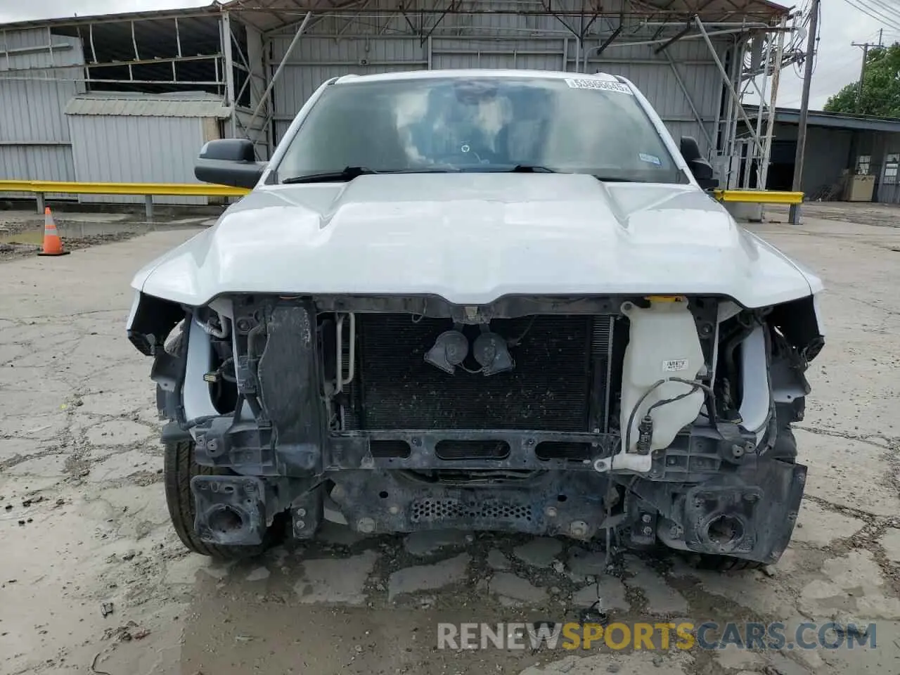 5 Photograph of a damaged car 1C6SRFMT6KN528452 RAM 1500 2019