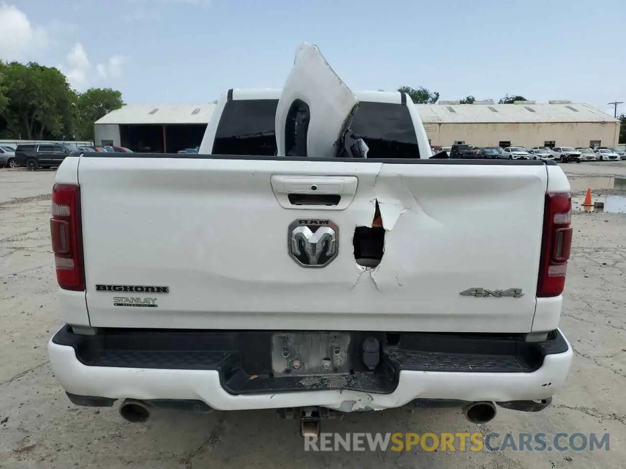 6 Photograph of a damaged car 1C6SRFMT6KN528452 RAM 1500 2019