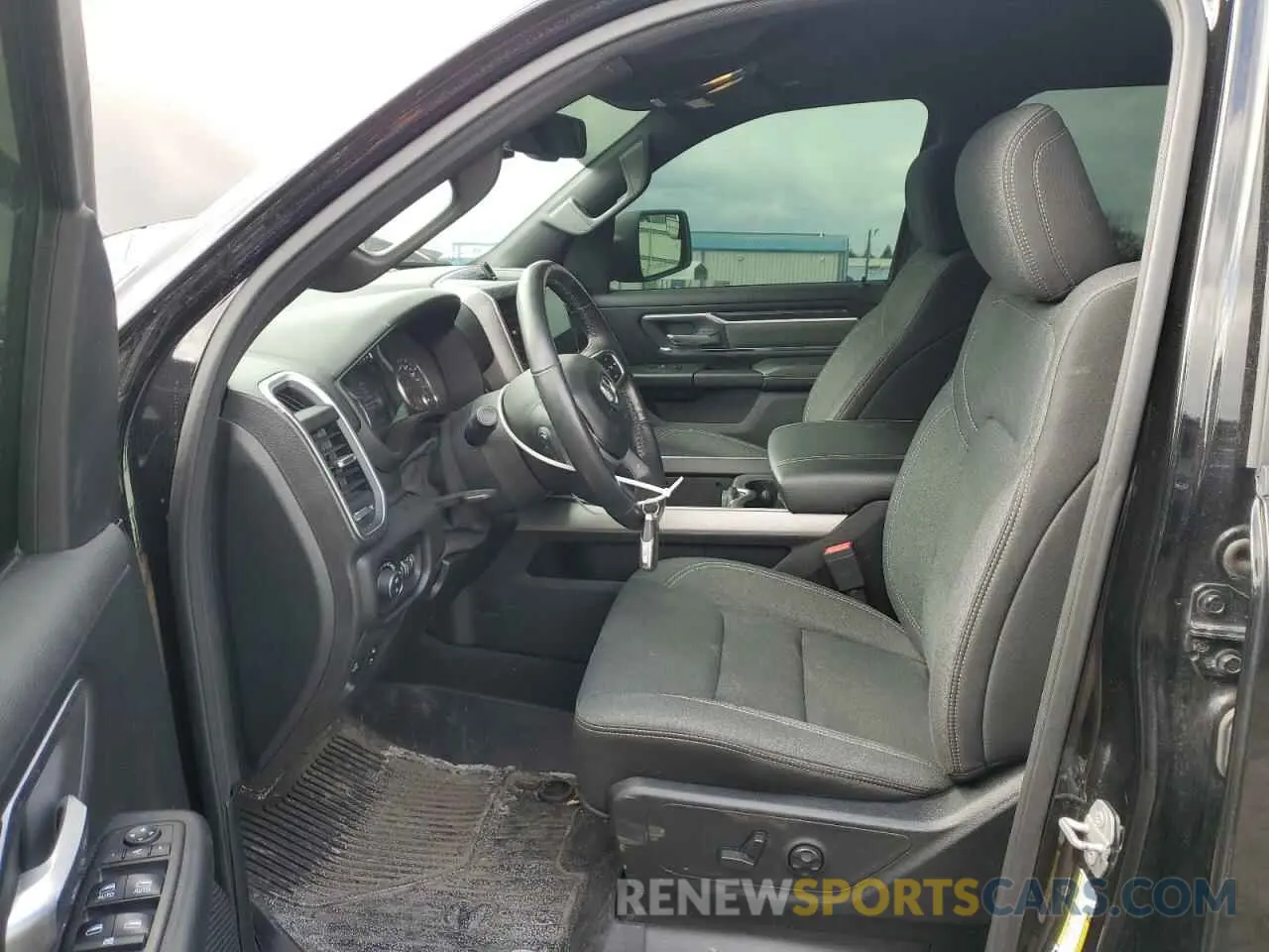 7 Photograph of a damaged car 1C6SRFMT6KN531643 RAM 1500 2019