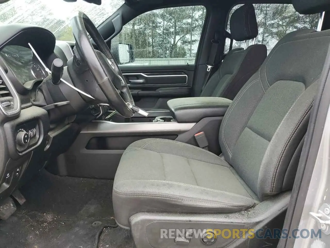 7 Photograph of a damaged car 1C6SRFMT6KN637557 RAM 1500 2019
