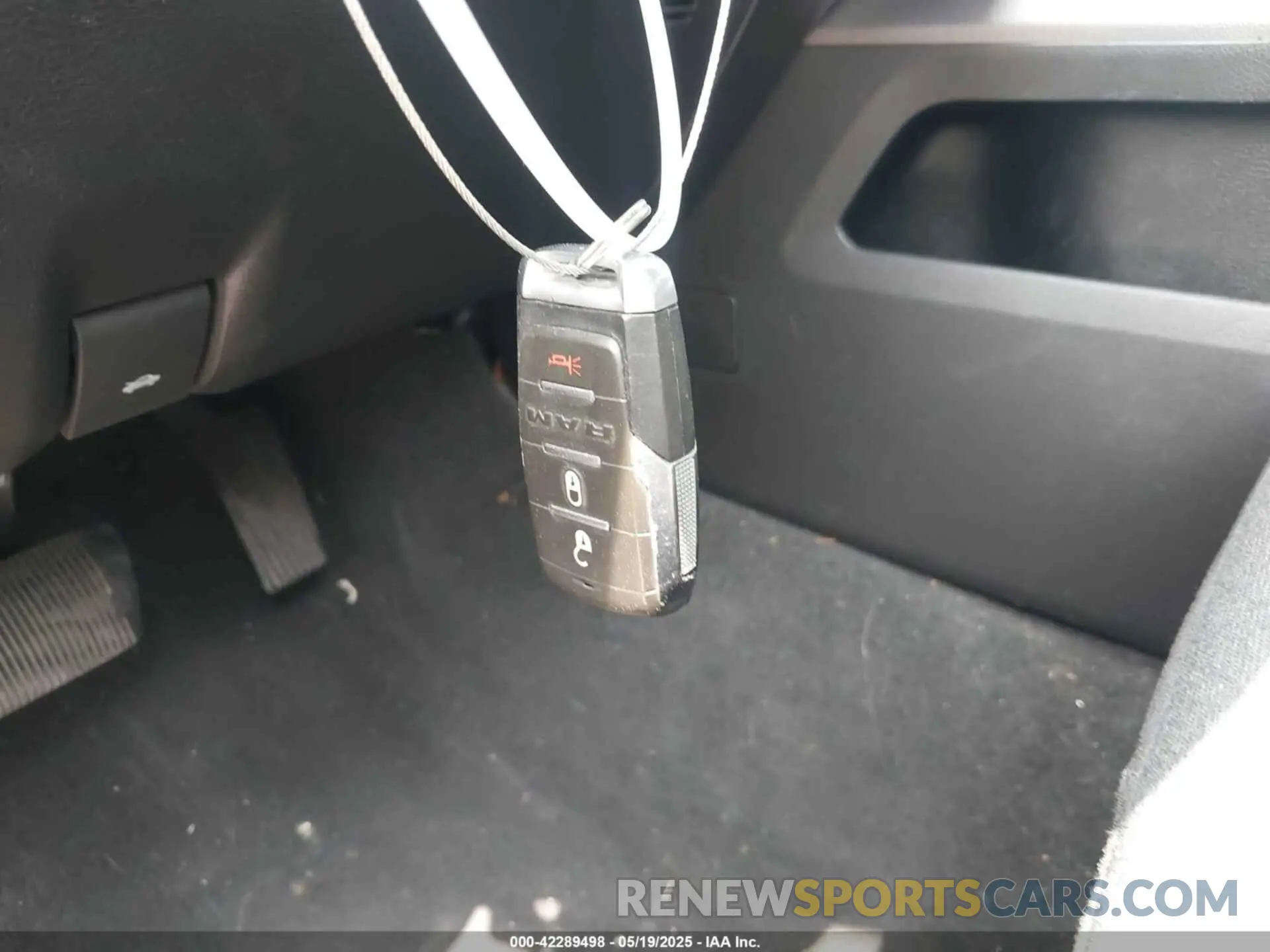 11 Photograph of a damaged car 1C6SRFMT9KN644227 RAM 1500 2019