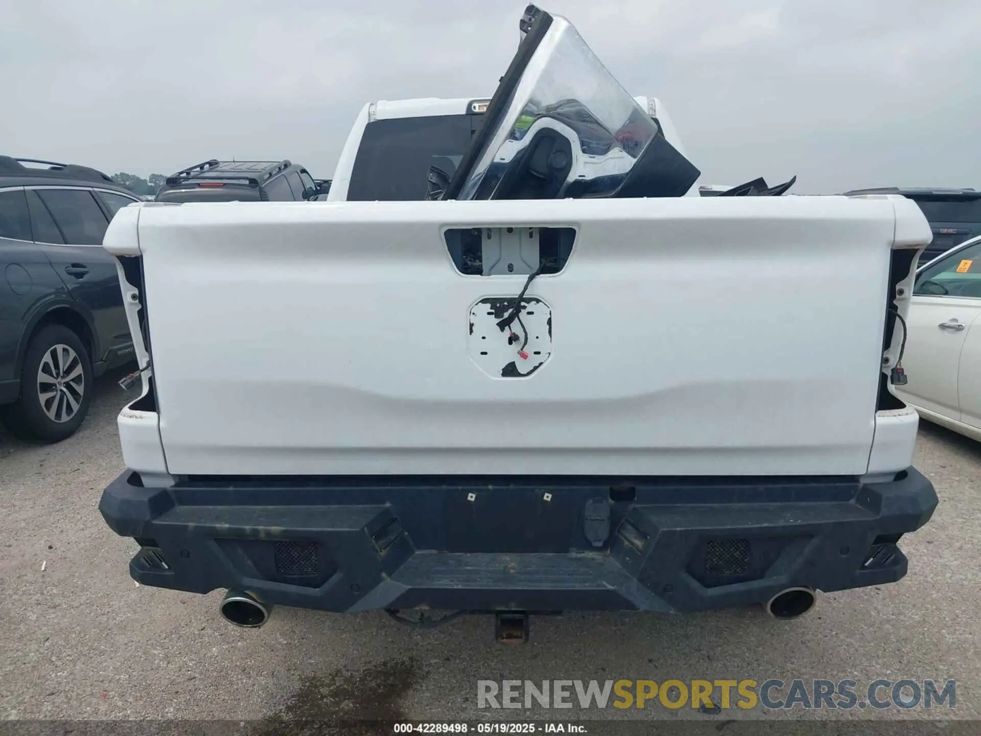 16 Photograph of a damaged car 1C6SRFMT9KN644227 RAM 1500 2019