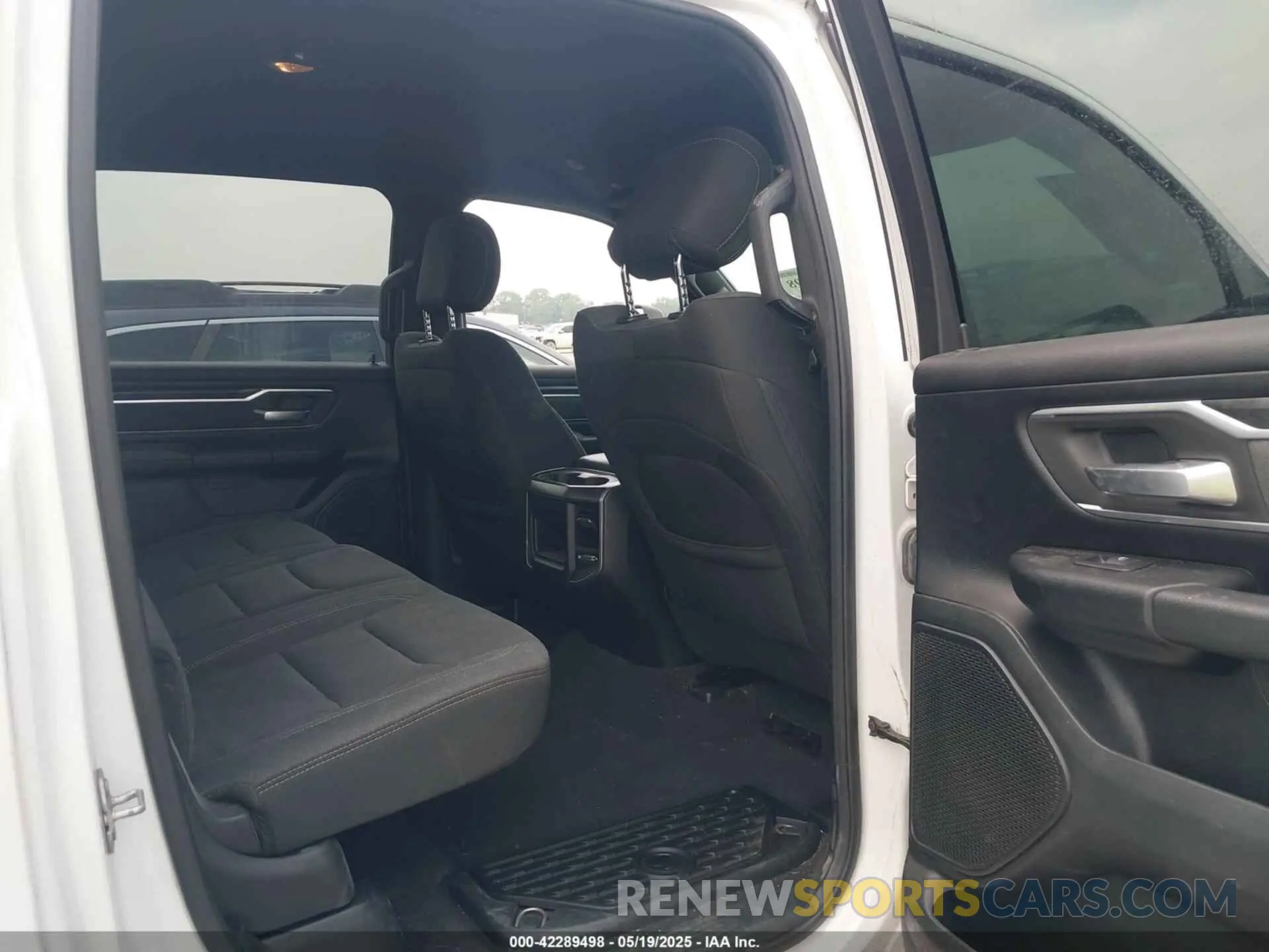 8 Photograph of a damaged car 1C6SRFMT9KN644227 RAM 1500 2019