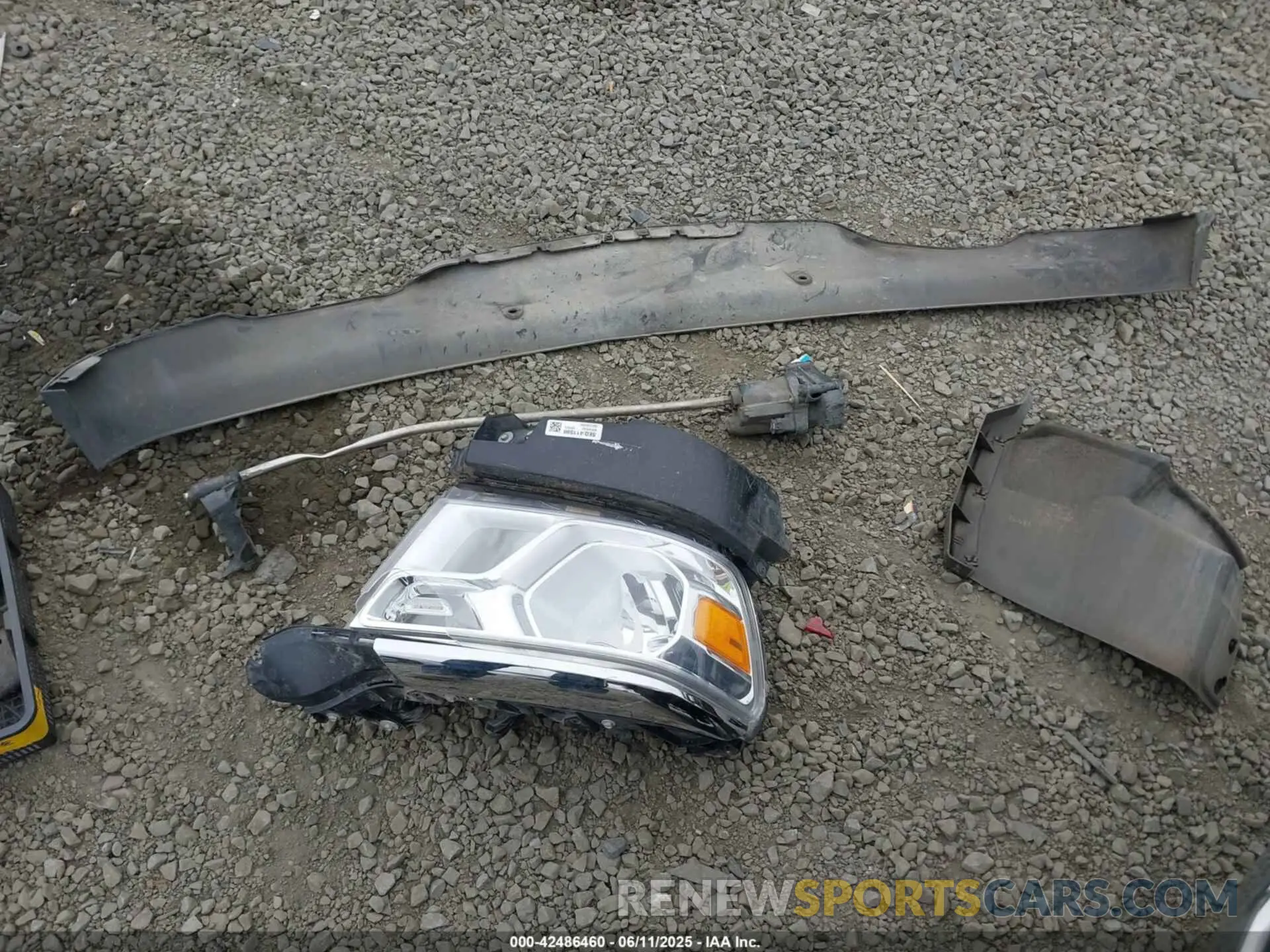11 Photograph of a damaged car 1C6SRFNT8KN545042 RAM 1500 2019