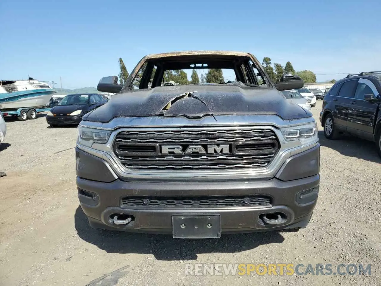 5 Photograph of a damaged car 1C6SRFPT2KN829974 RAM 1500 2019