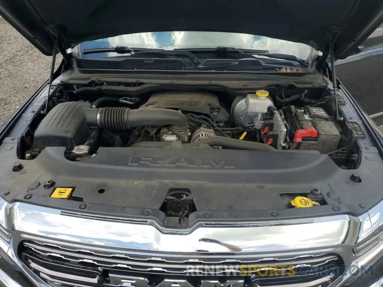 11 Photograph of a damaged car 1C6SRFPT4KN552616 RAM 1500 2019