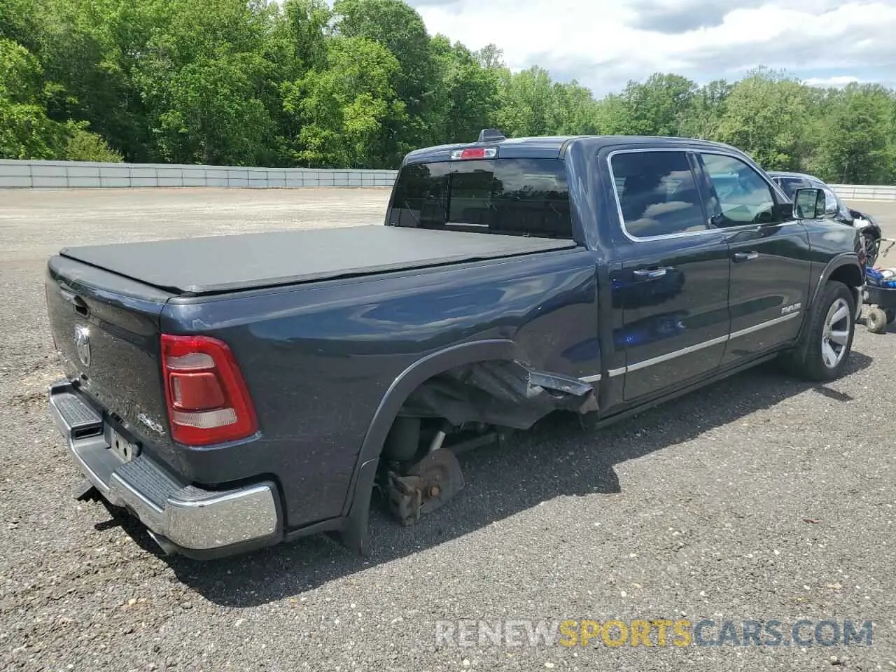 3 Photograph of a damaged car 1C6SRFPT4KN552616 RAM 1500 2019