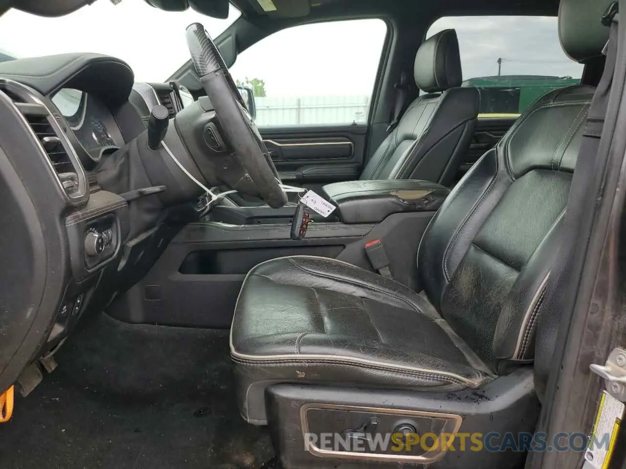 7 Photograph of a damaged car 1C6SRFPT5KN786280 RAM 1500 2019