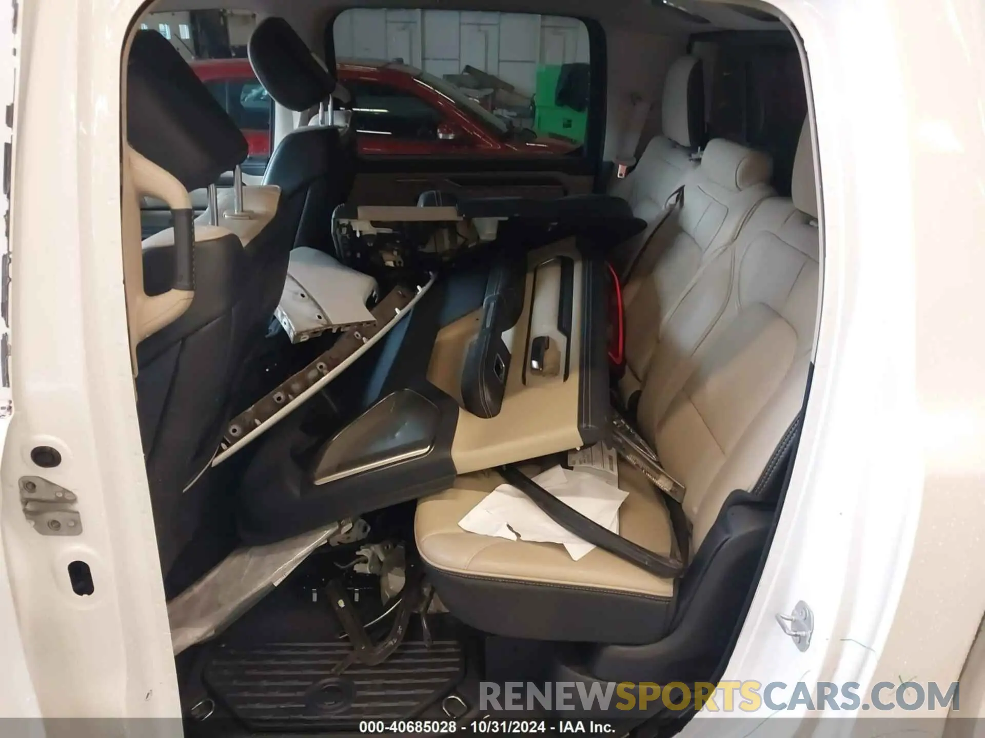 12 Photograph of a damaged car 1C6SRFPTXKN751914 RAM 1500 2019