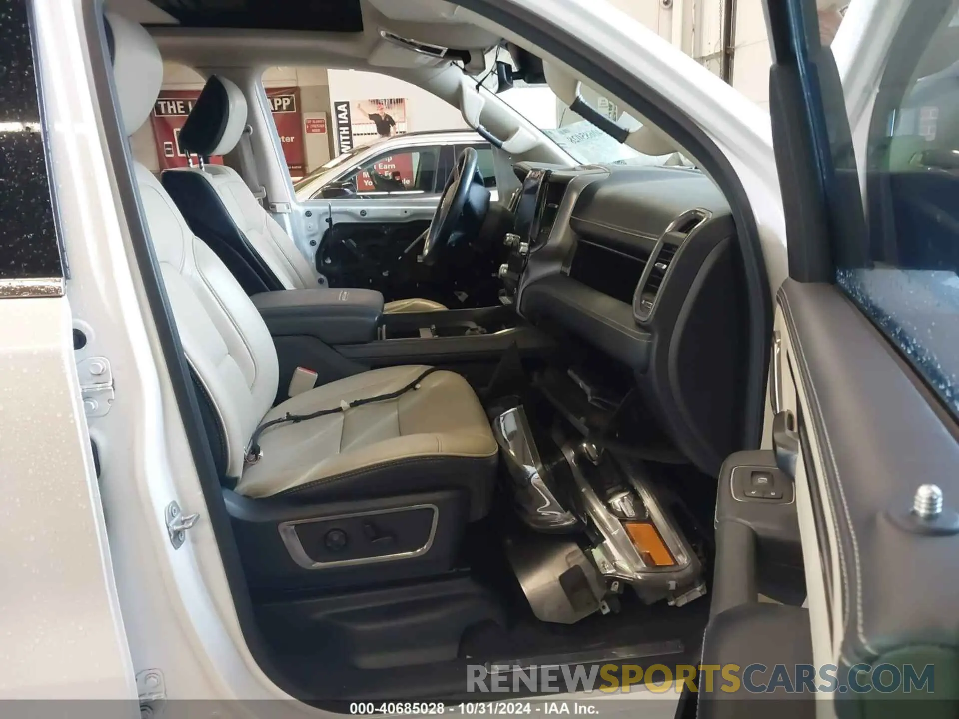 5 Photograph of a damaged car 1C6SRFPTXKN751914 RAM 1500 2019