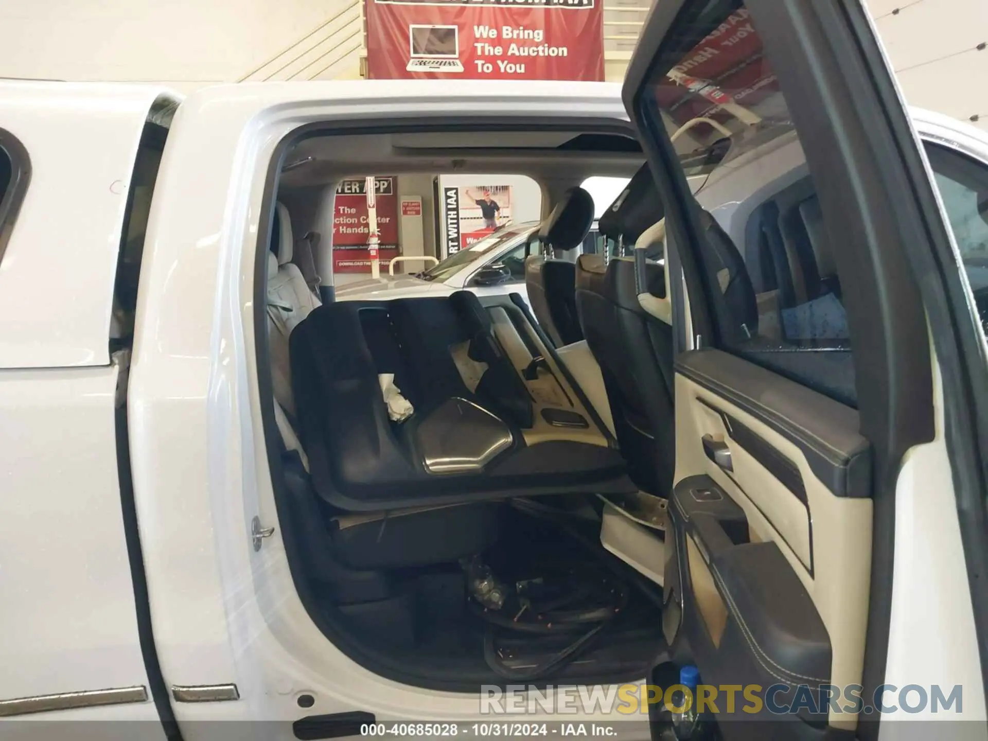 8 Photograph of a damaged car 1C6SRFPTXKN751914 RAM 1500 2019