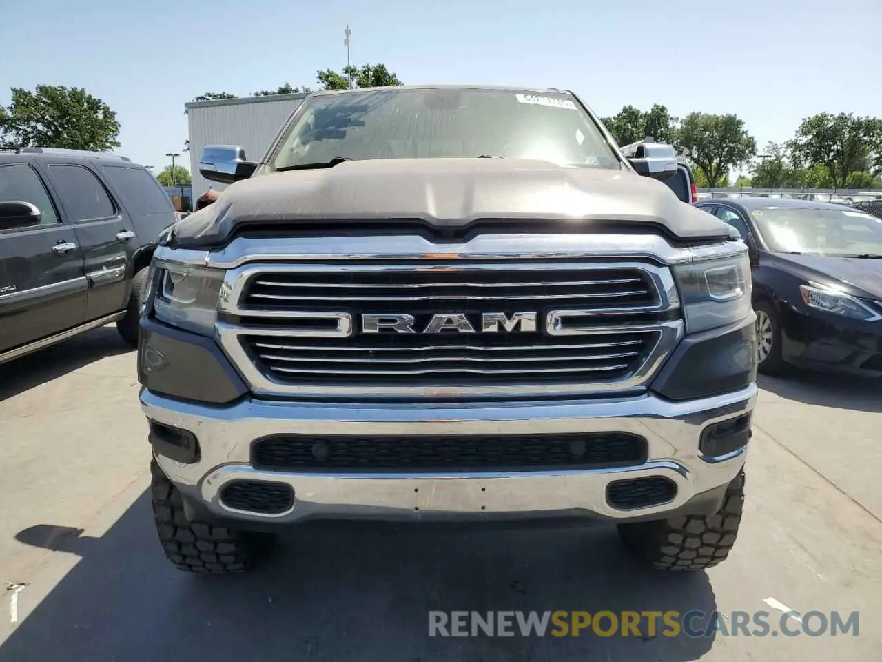 5 Photograph of a damaged car 1C6SRFRT2KN698574 RAM 1500 2019