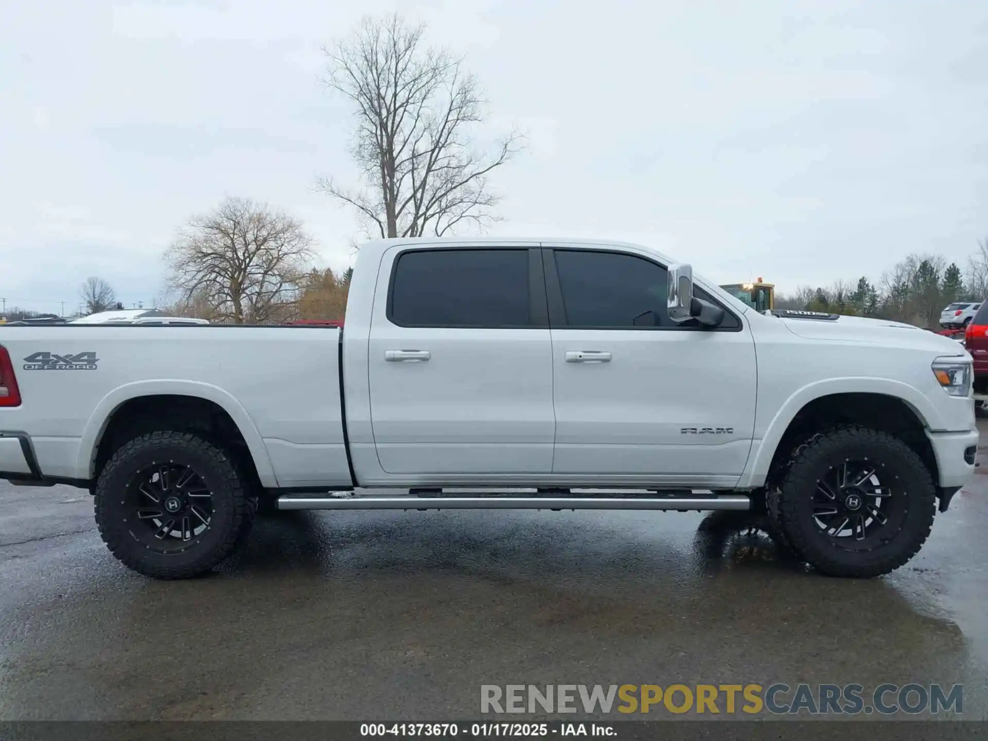 13 Photograph of a damaged car 1C6SRFRT4KN636514 RAM 1500 2019