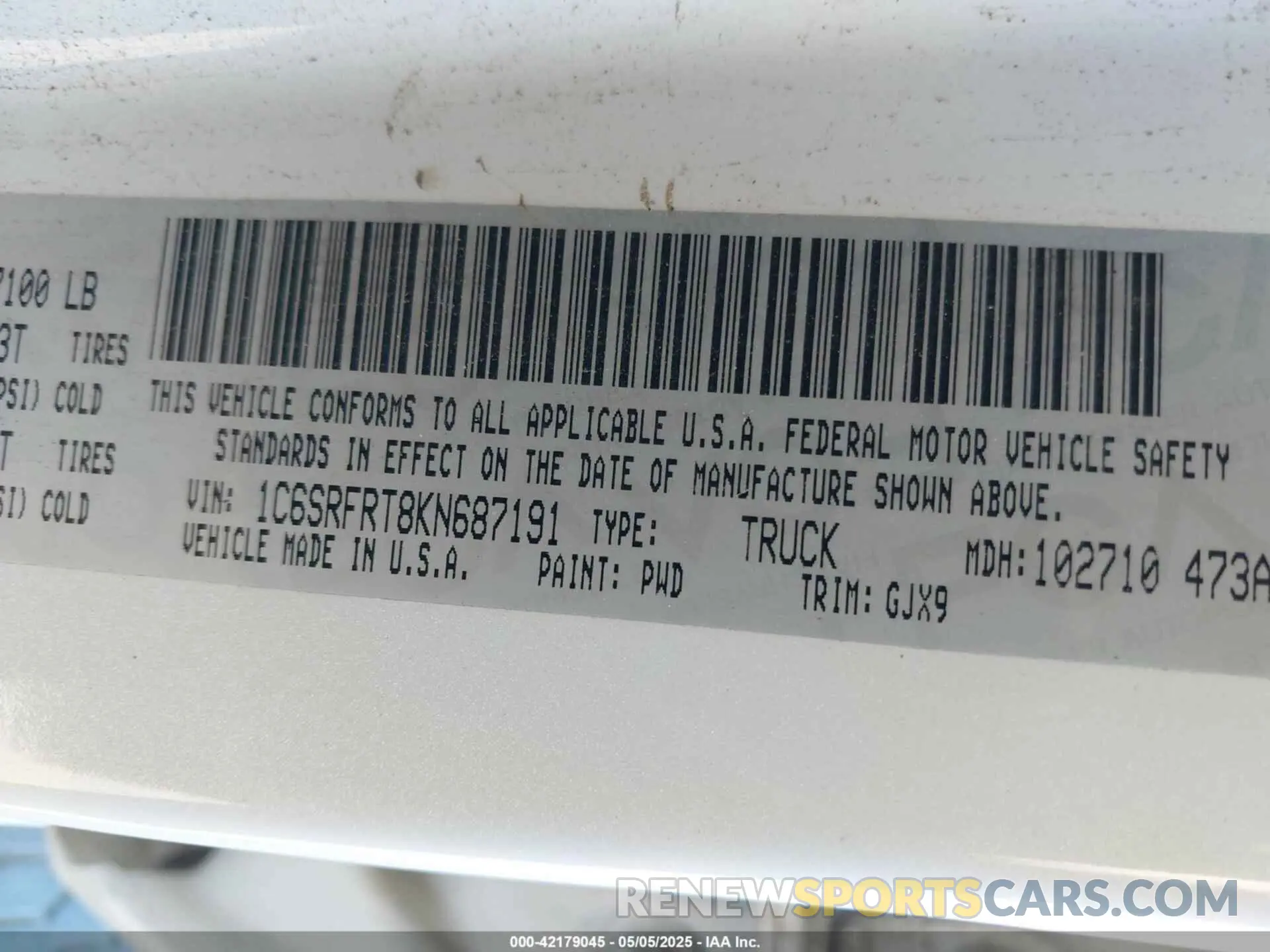 9 Photograph of a damaged car 1C6SRFRT8KN687191 RAM 1500 2019