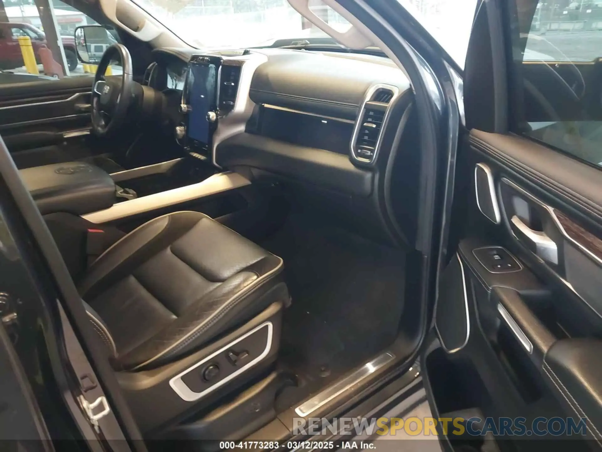 5 Photograph of a damaged car 1C6SRFRT9KN878862 RAM 1500 2019