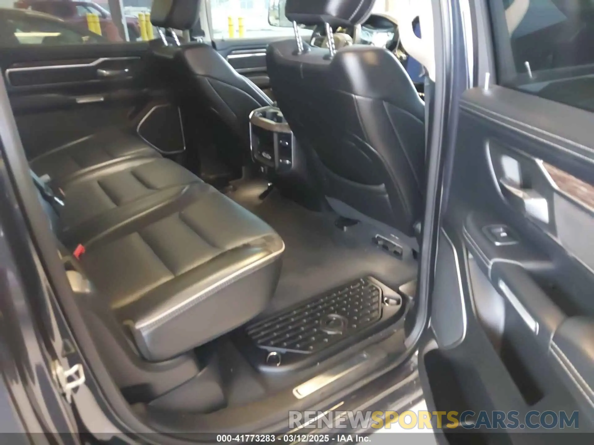 8 Photograph of a damaged car 1C6SRFRT9KN878862 RAM 1500 2019