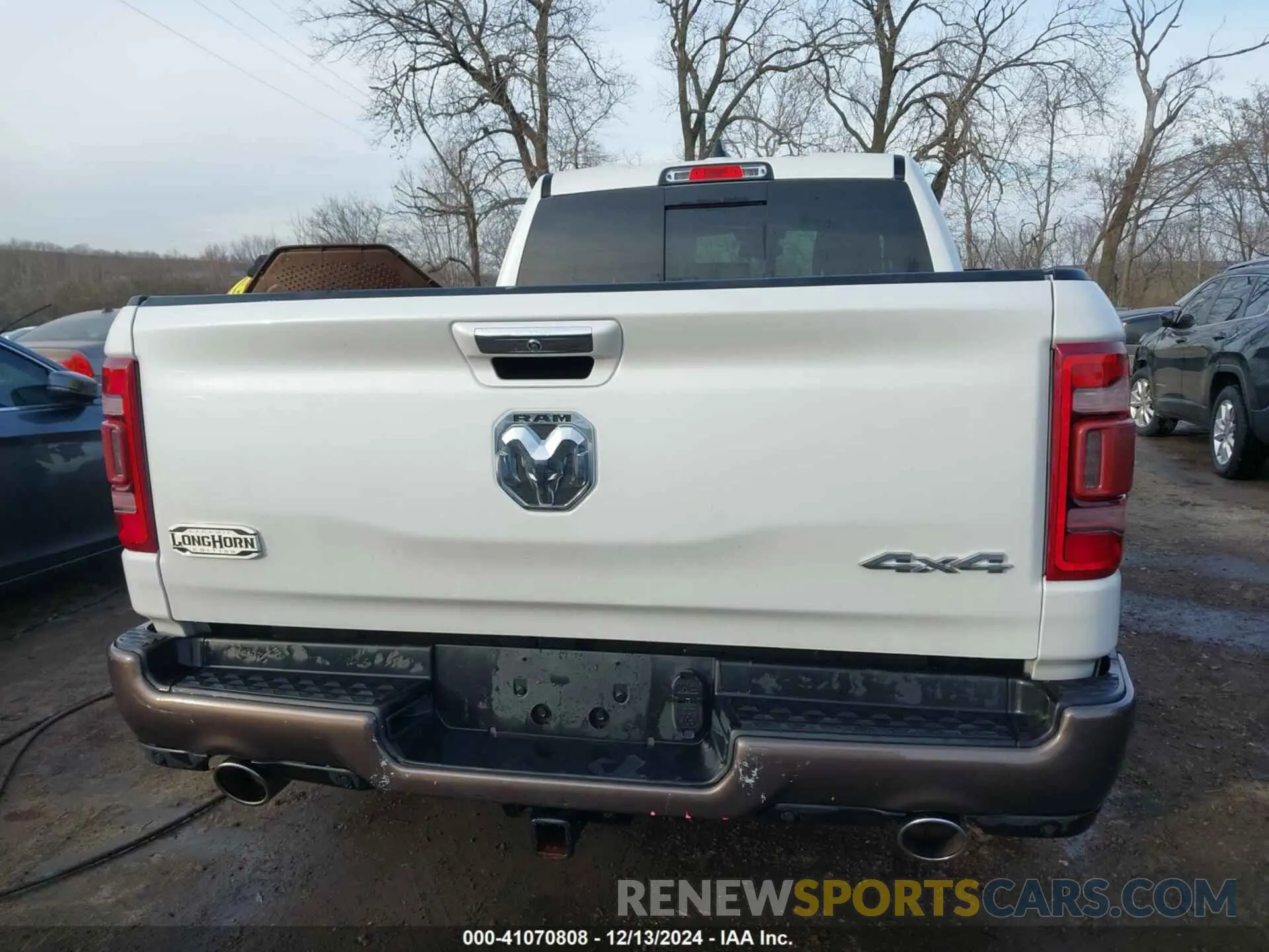 16 Photograph of a damaged car 1C6SRFST6KN886928 RAM 1500 2019
