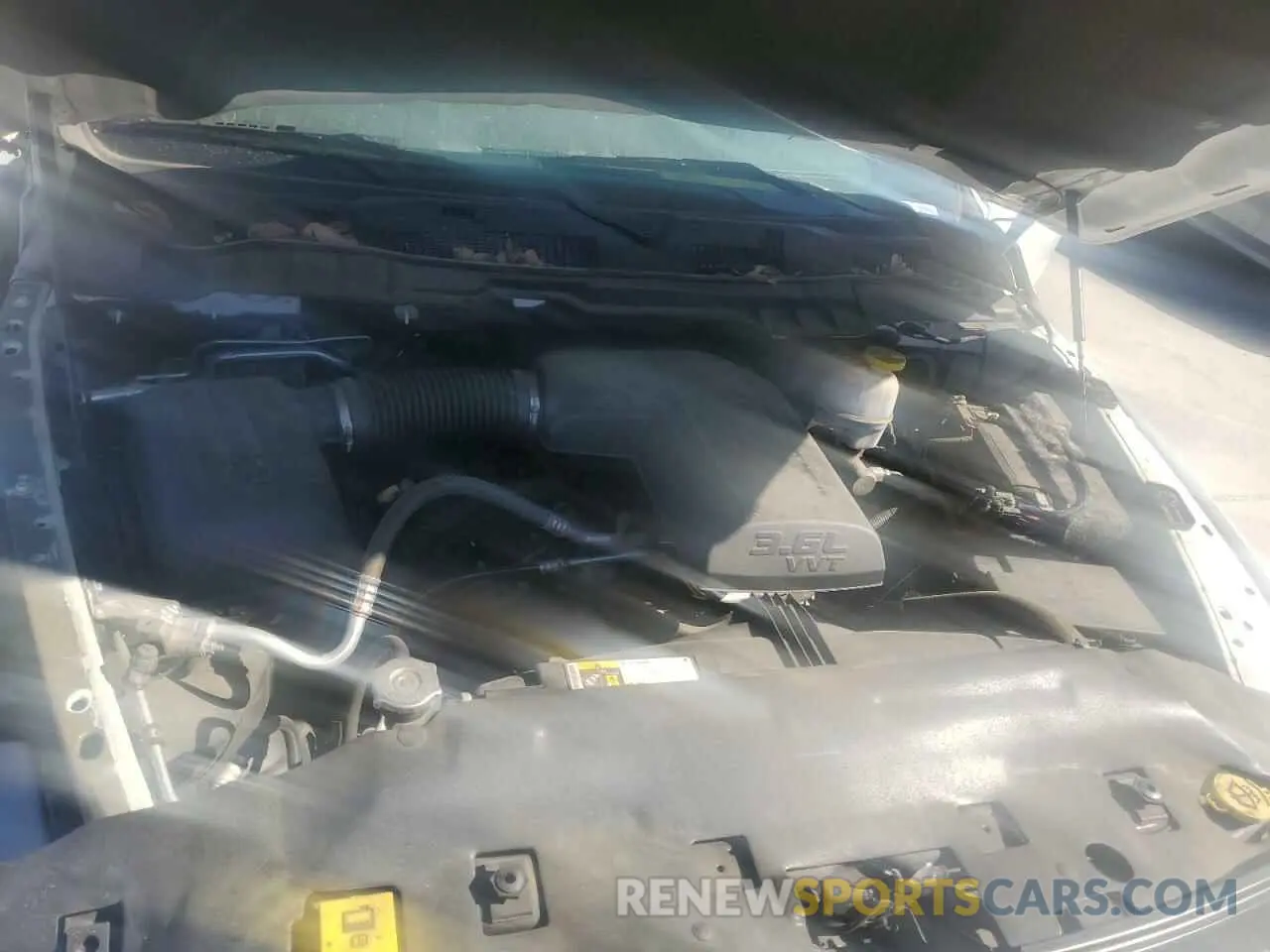 13 Photograph of a damaged car 3C6JR6AG8KG669910 RAM 1500 2019