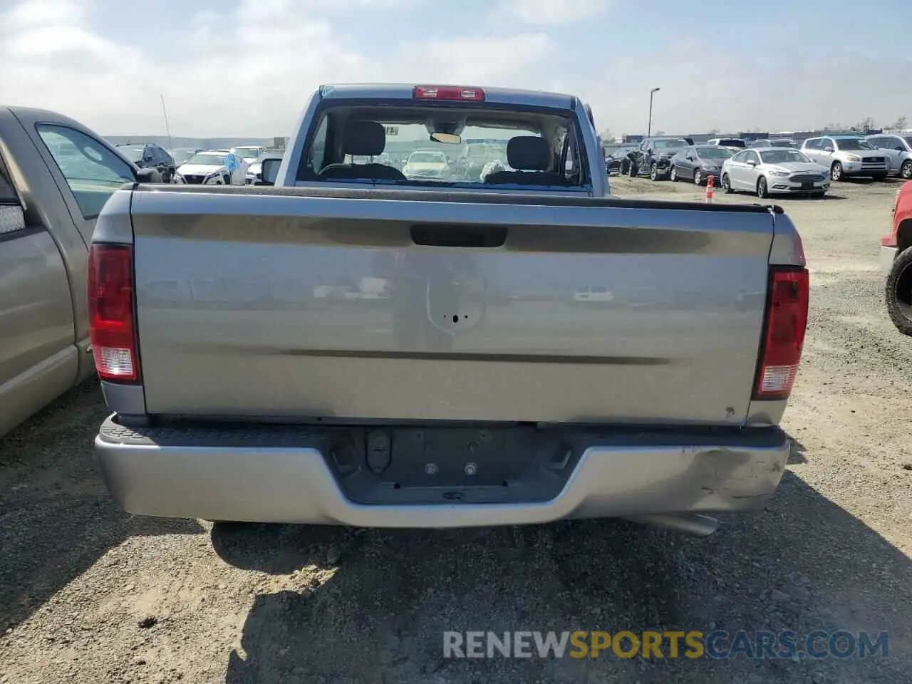 6 Photograph of a damaged car 3C6JR6AGXKG678799 RAM 1500 2019