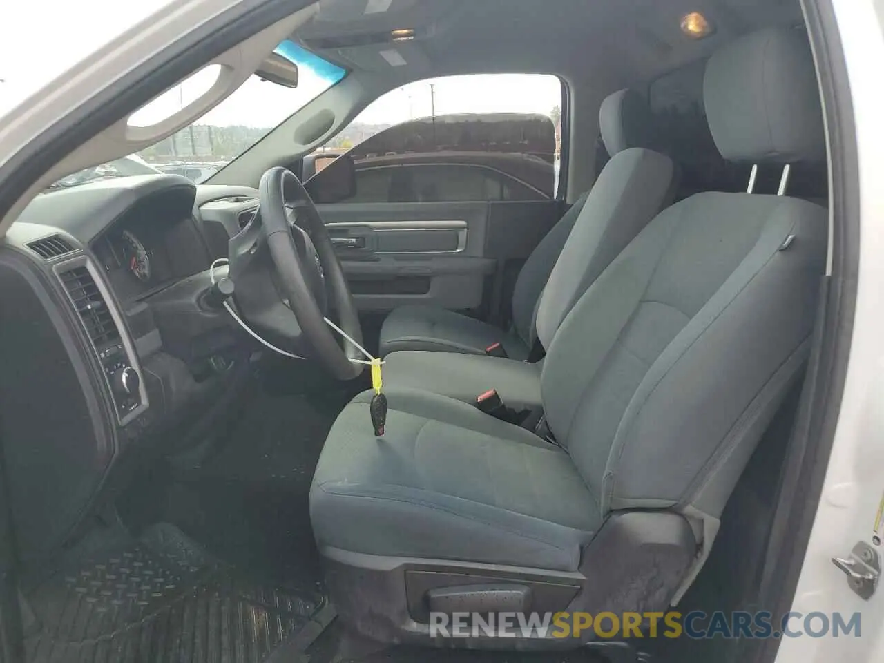 7 Photograph of a damaged car 3C6JR6ATXKG510691 RAM 1500 2019
