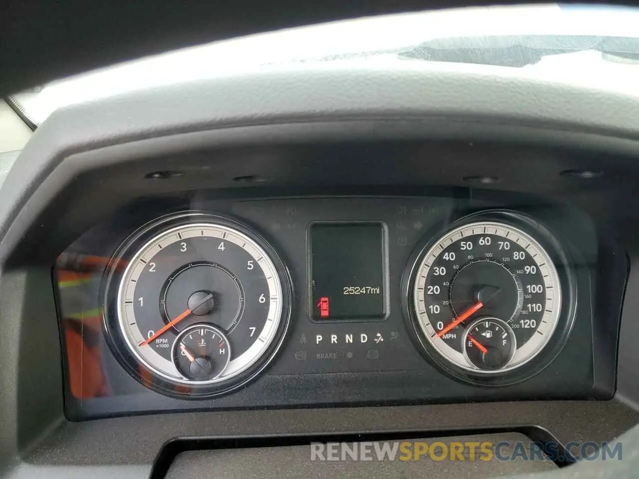 9 Photograph of a damaged car 3C6JR6DT7KG506903 RAM 1500 2019