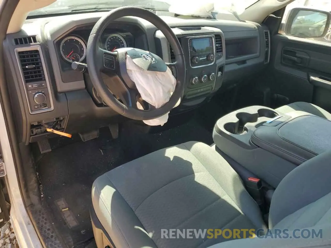 8 Photograph of a damaged car 3C6JR6DTXKG510704 RAM 1500 2019