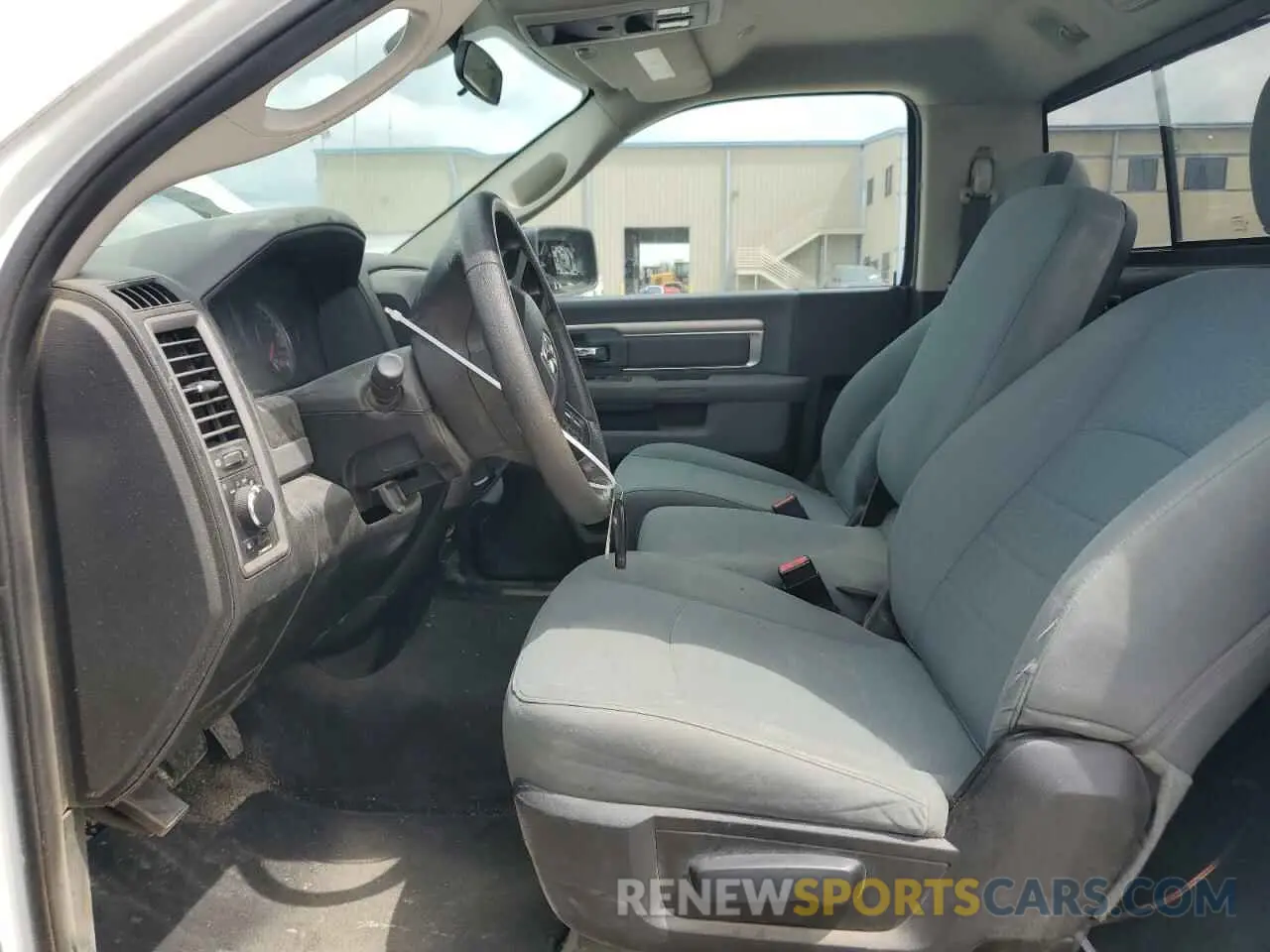 7 Photograph of a damaged car 3C6JR6DTXKG537952 RAM 1500 2019