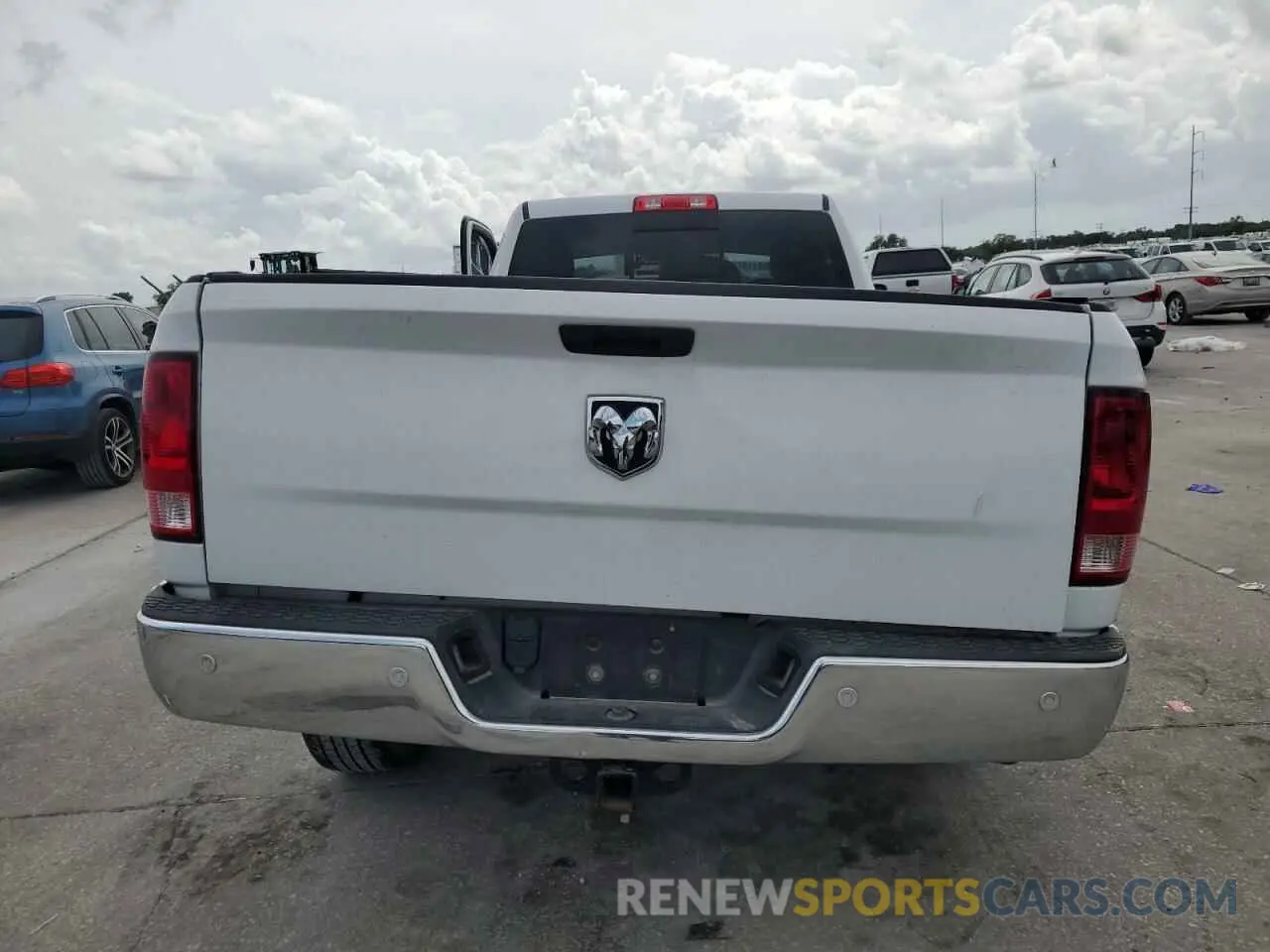 6 Photograph of a damaged car 3C6JR6ET1KG674874 RAM 1500 2019