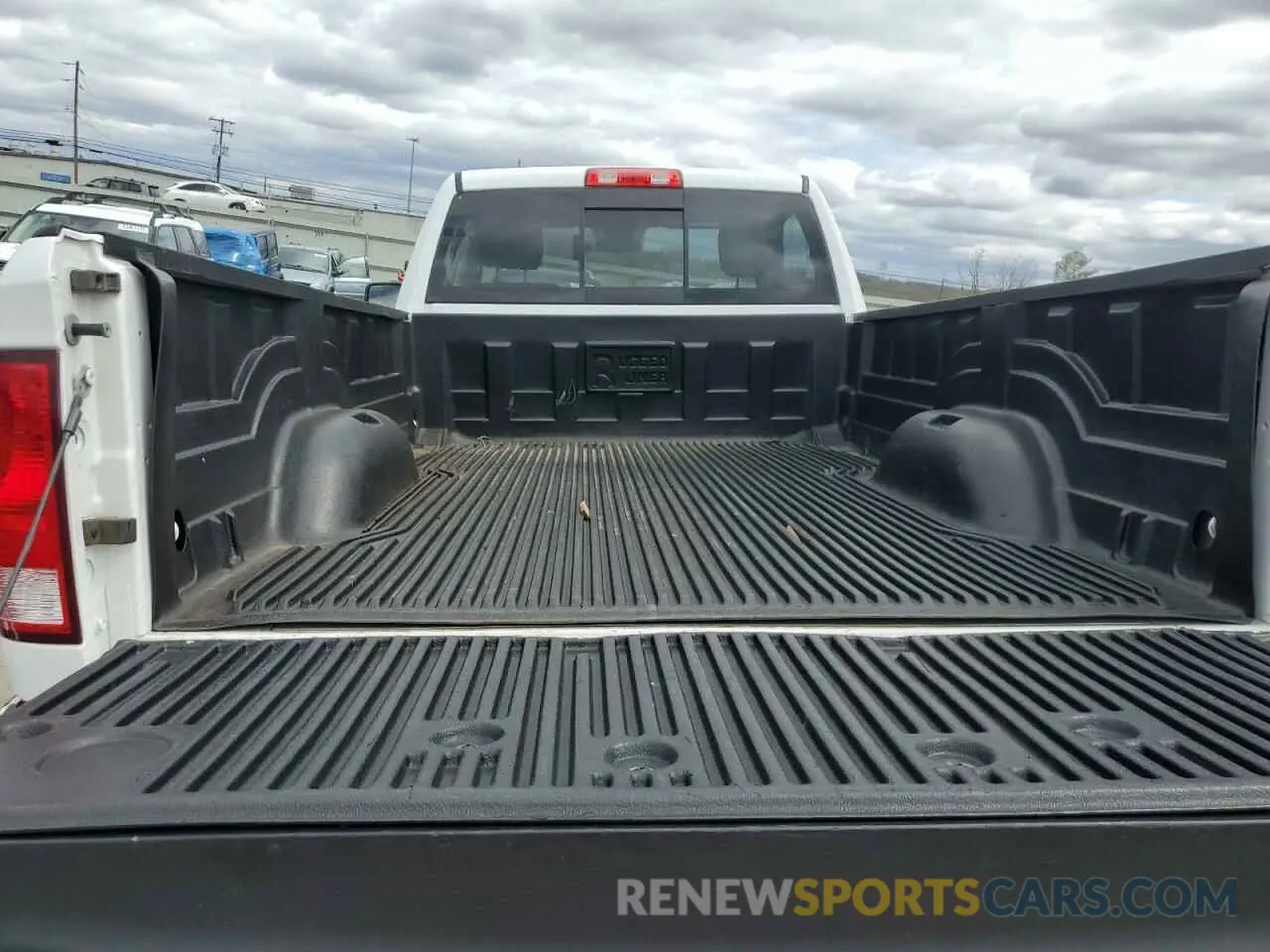 10 Photograph of a damaged car 3C6JR7ET3KG522777 RAM 1500 2019
