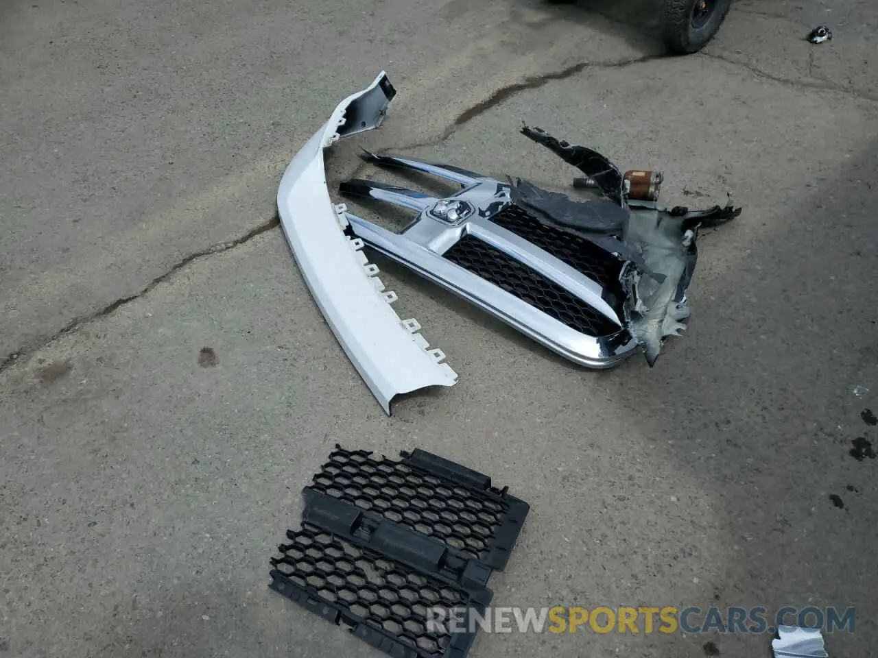 12 Photograph of a damaged car 3C6JR7ET3KG522777 RAM 1500 2019